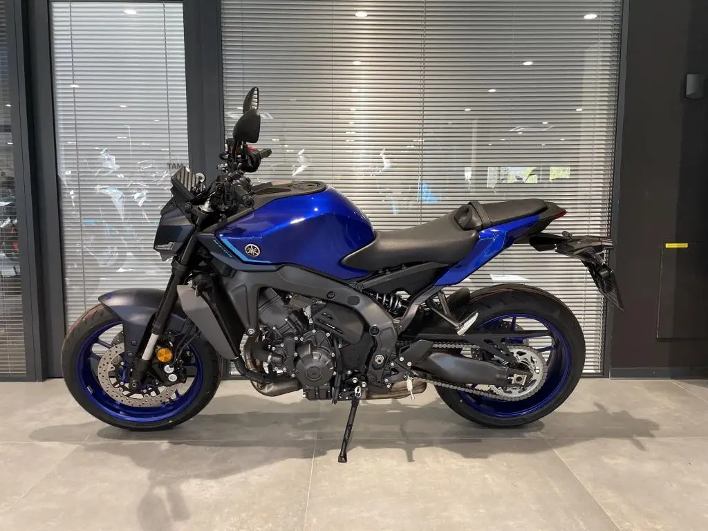 Yamaha MT-09 Y-AMT  / 87kW