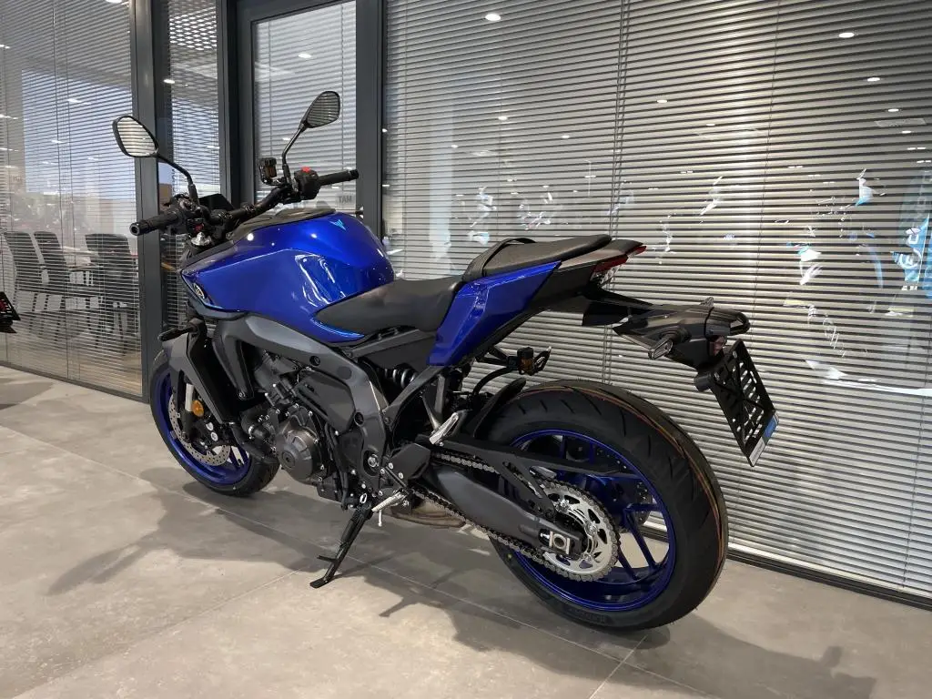 Yamaha MT-09 Y-AMT  / 87kW