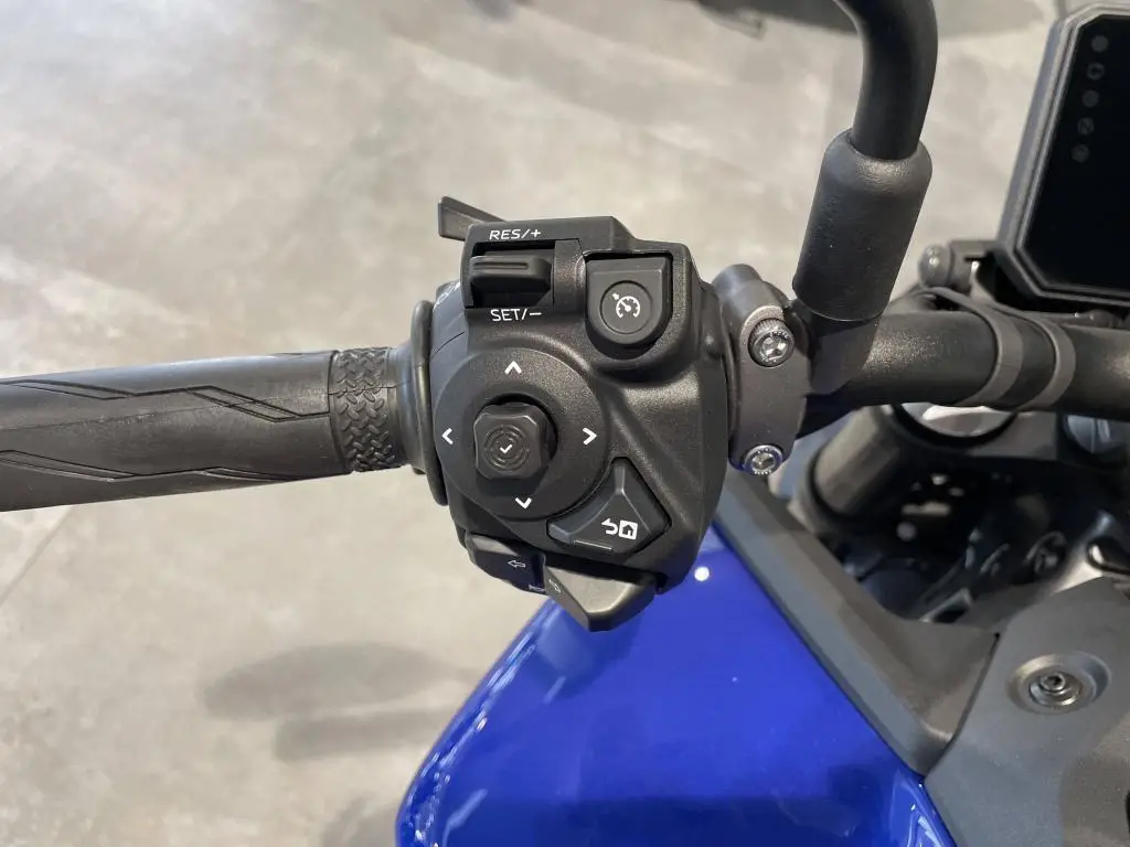 Yamaha MT-09 Y-AMT  / 87kW