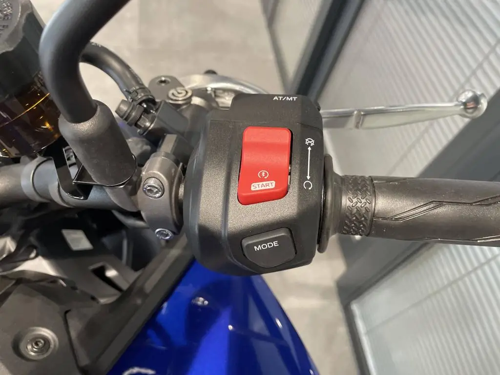 Yamaha MT-09 Y-AMT  / 87kW