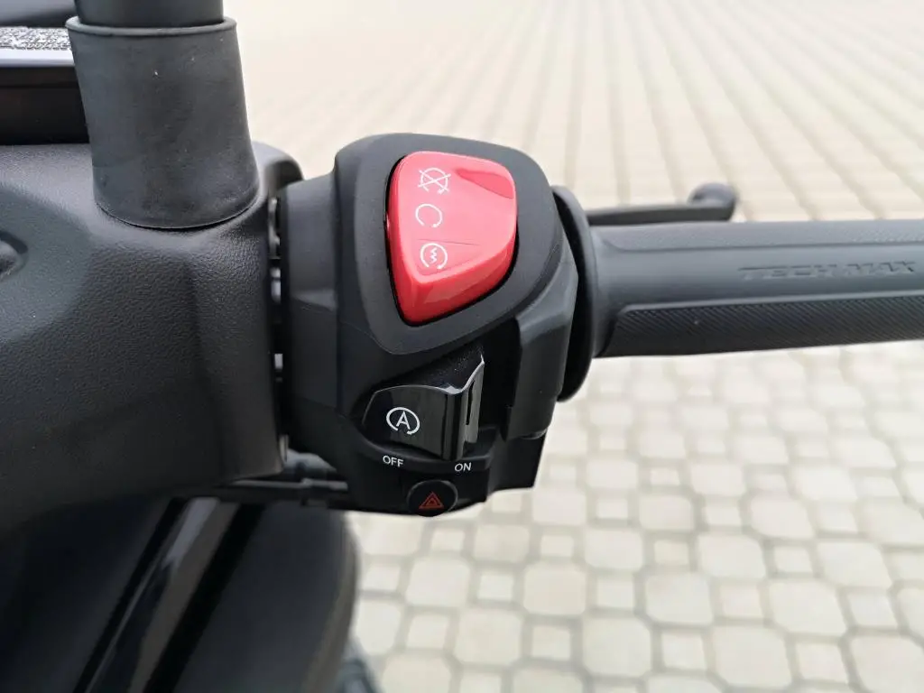 Yamaha XMAX 125 Tech Max  / 9kW