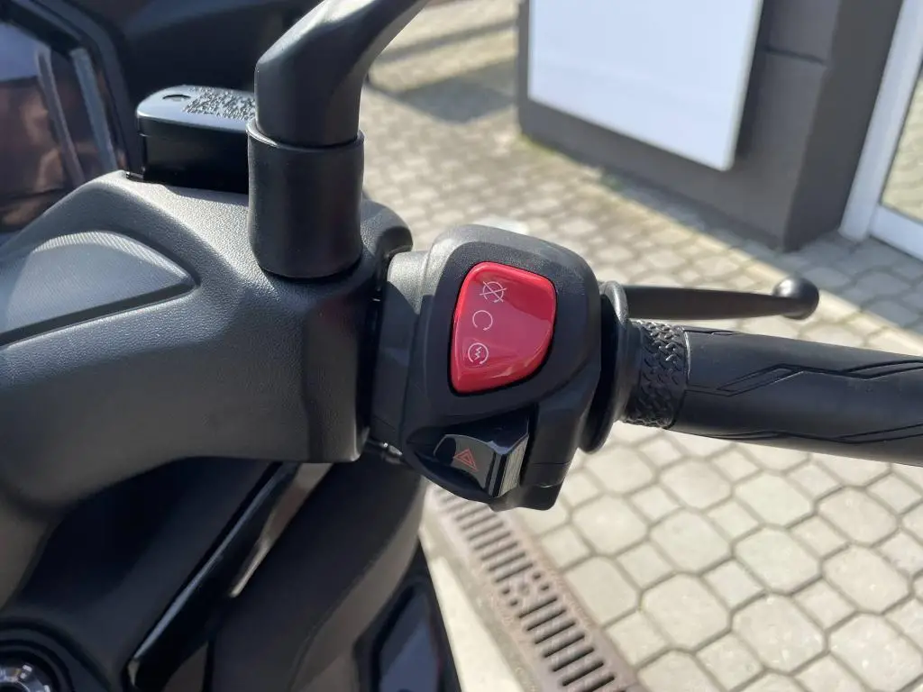 Yamaha XMAX 300 Tech Max EU5+  / 20kW