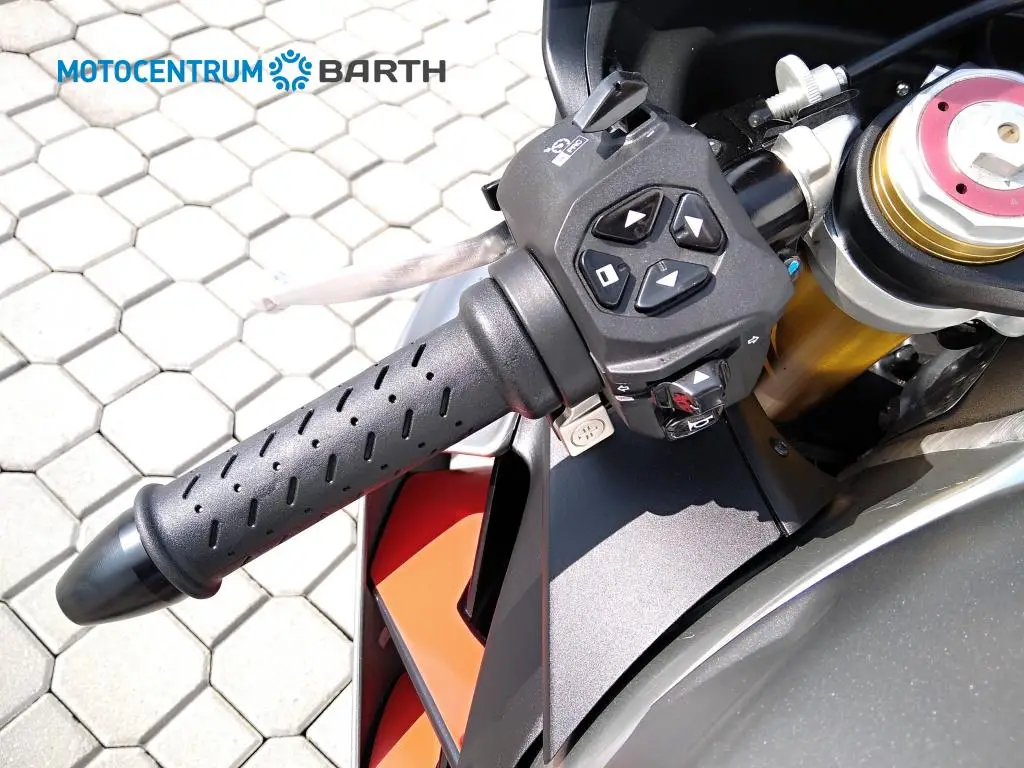 Aprilia RSV4 1100  / 159kW