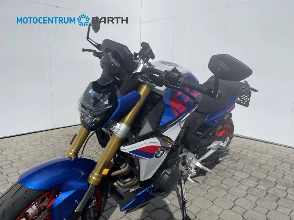 BMW Motorrad F 900 R  / 77kW