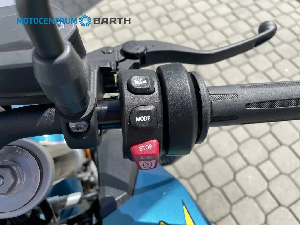 BMW Motorrad F 900 R  / 77kW