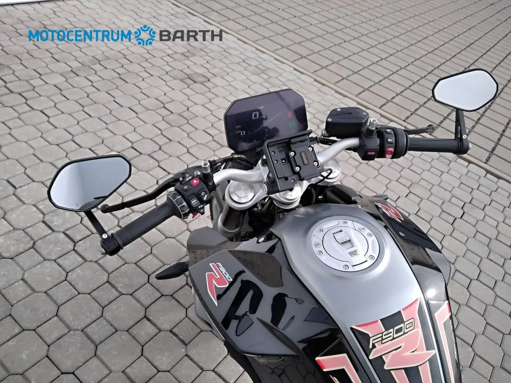 BMW Motorrad F 900 R  / 77kW