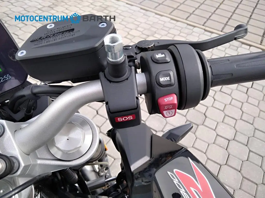 BMW Motorrad F 900 R  / 77kW