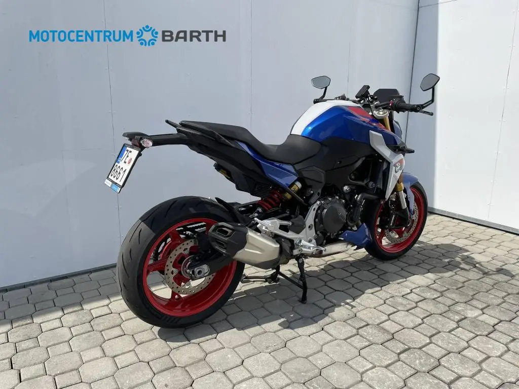 BMW Motorrad F 900 R  / 77kW
