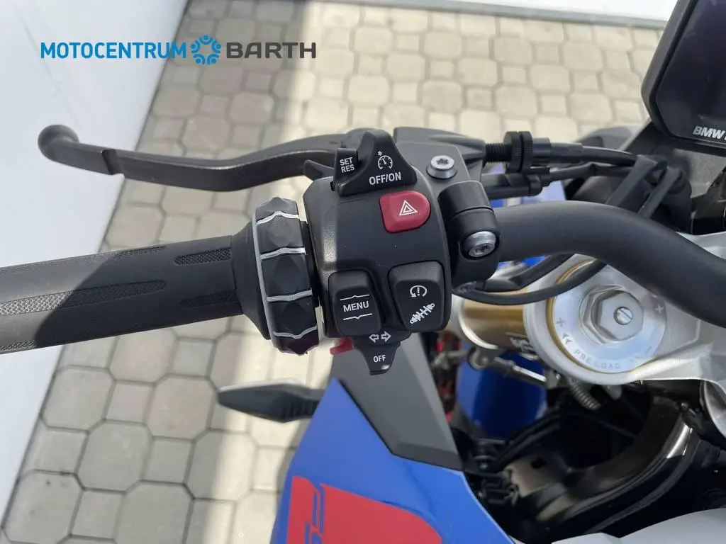 BMW Motorrad F 900 R  / 77kW