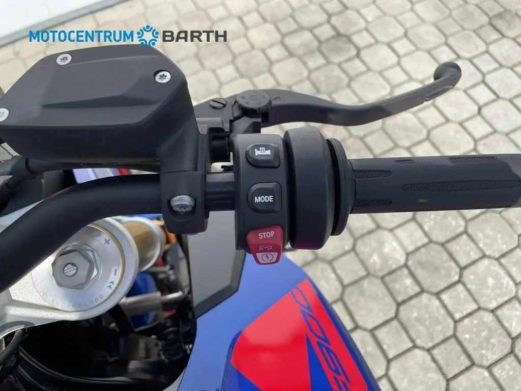 BMW Motorrad F 900 R  / 77kW