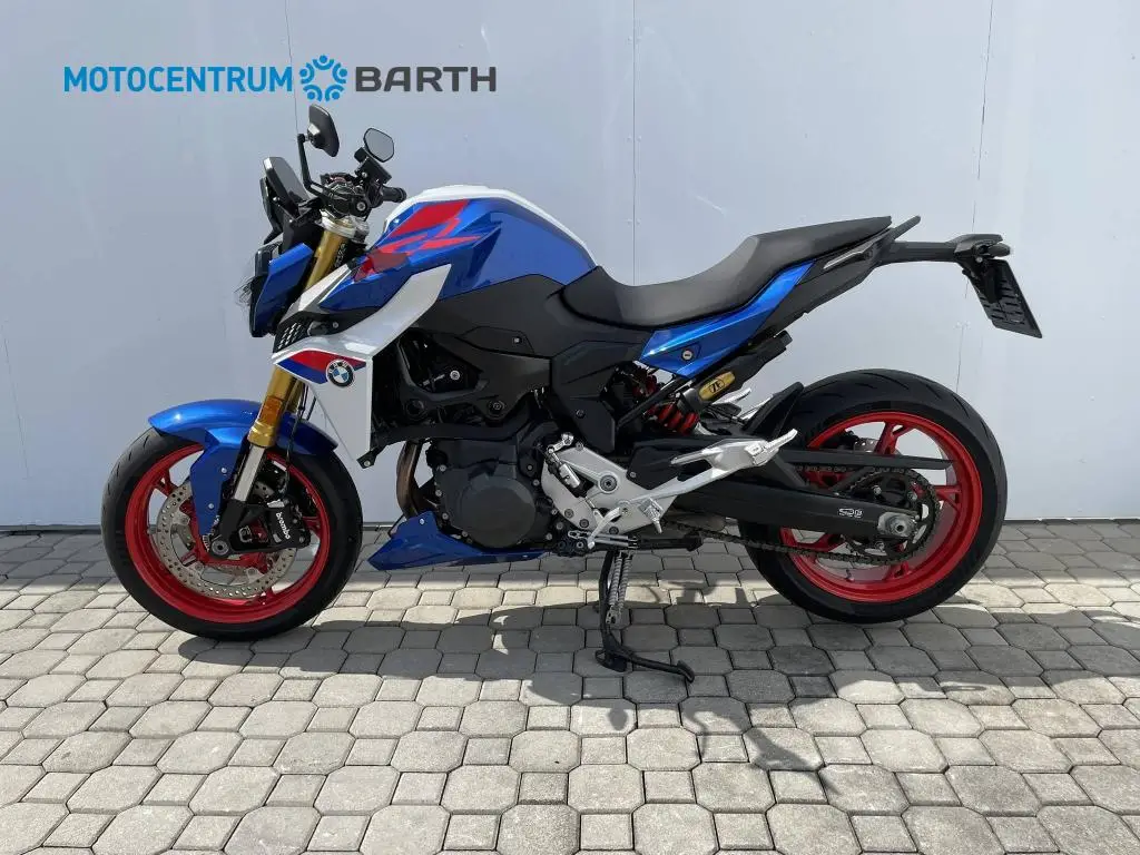 BMW Motorrad F 900 R  / 77kW
