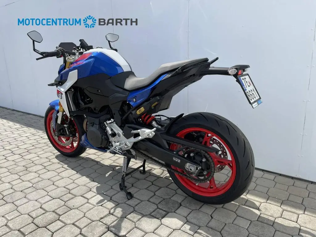BMW Motorrad F 900 R  / 77kW