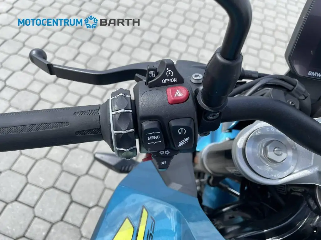 BMW Motorrad F 900 R  / 77kW