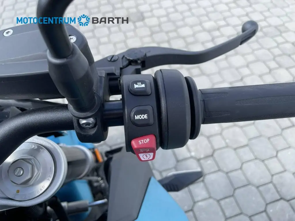BMW Motorrad F 900 R  / 77kW
