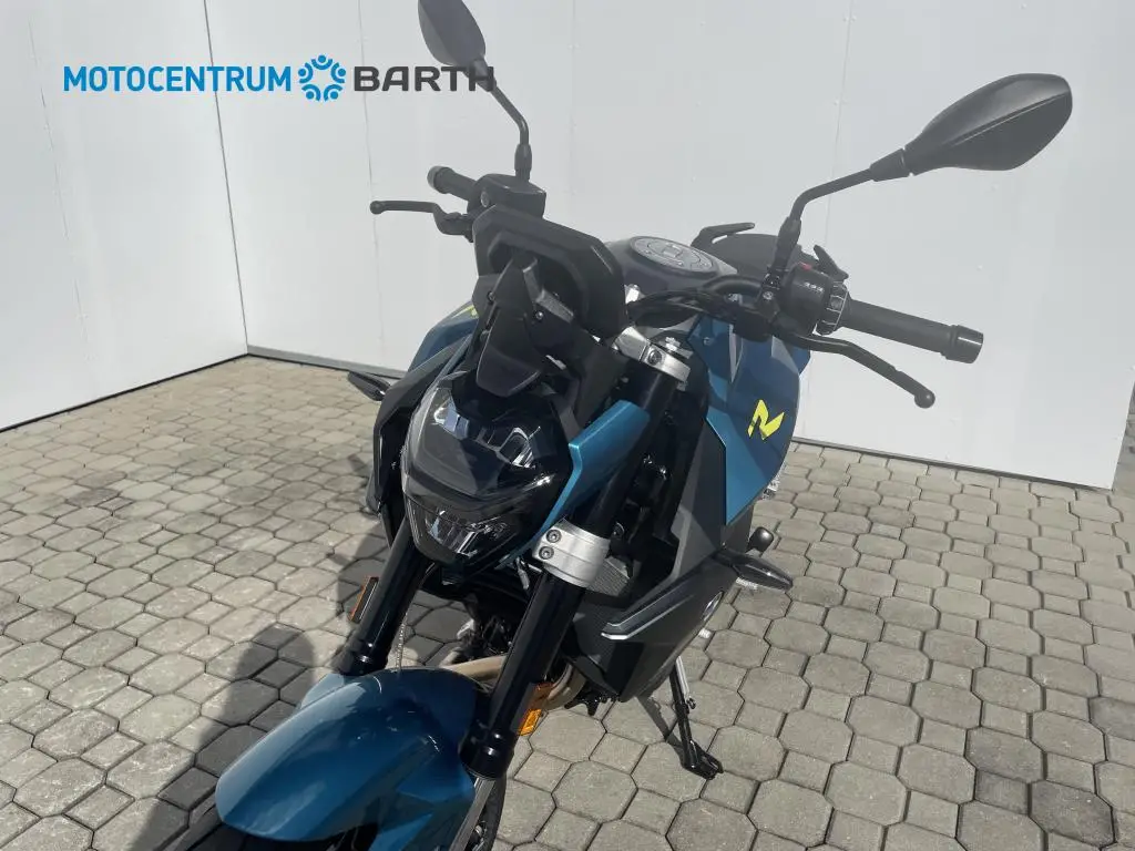 BMW Motorrad F 900 R  / 77kW