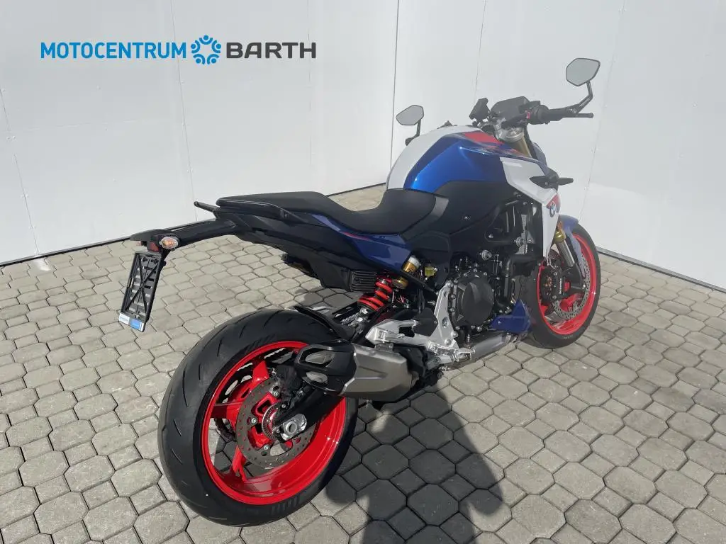 BMW Motorrad F 900 R  / 77kW