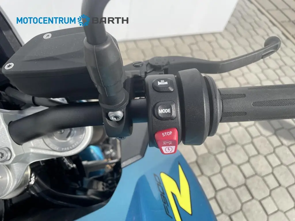 BMW Motorrad F 900 R  / 77kW