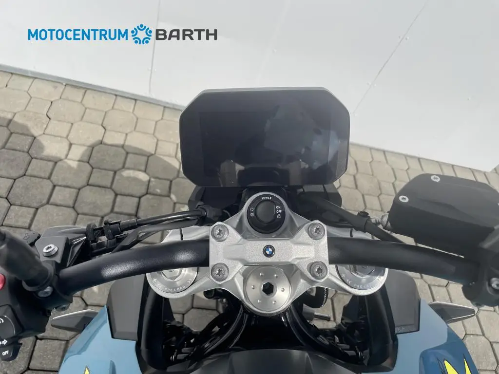 BMW Motorrad F 900 R  / 77kW