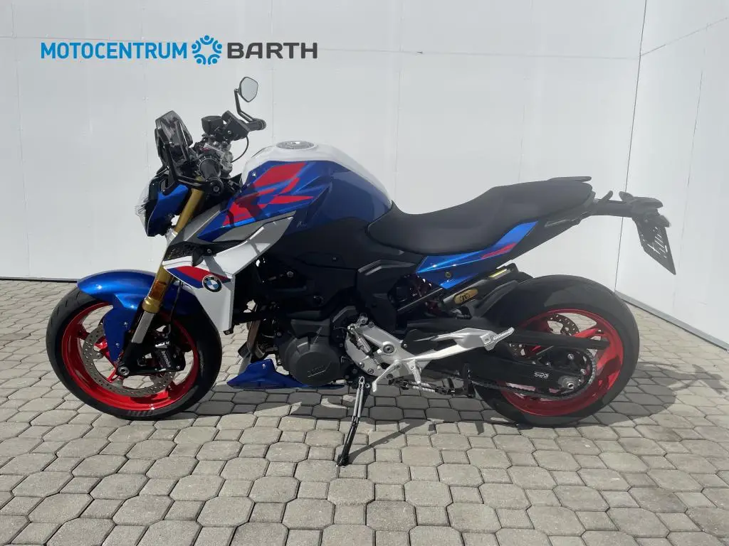 BMW Motorrad F 900 R  / 77kW