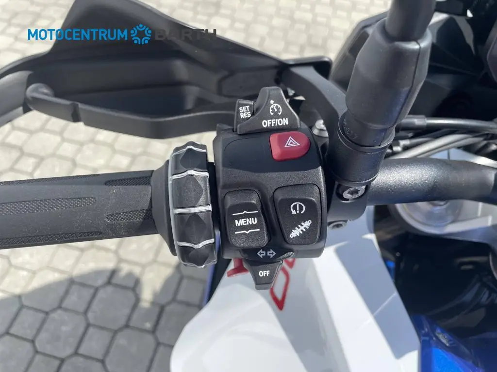 BMW Motorrad F 900 XR  / 77kW