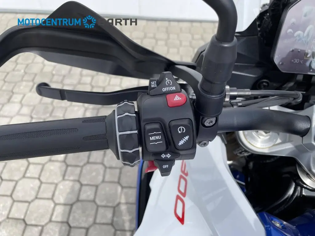 BMW Motorrad F 900 XR  / 77kW