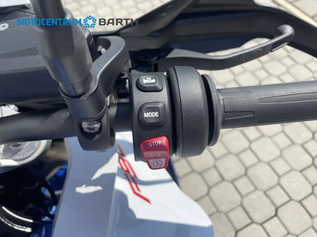 BMW Motorrad F 900 XR  / 77kW