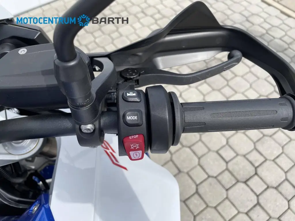 BMW Motorrad F 900 XR  / 77kW