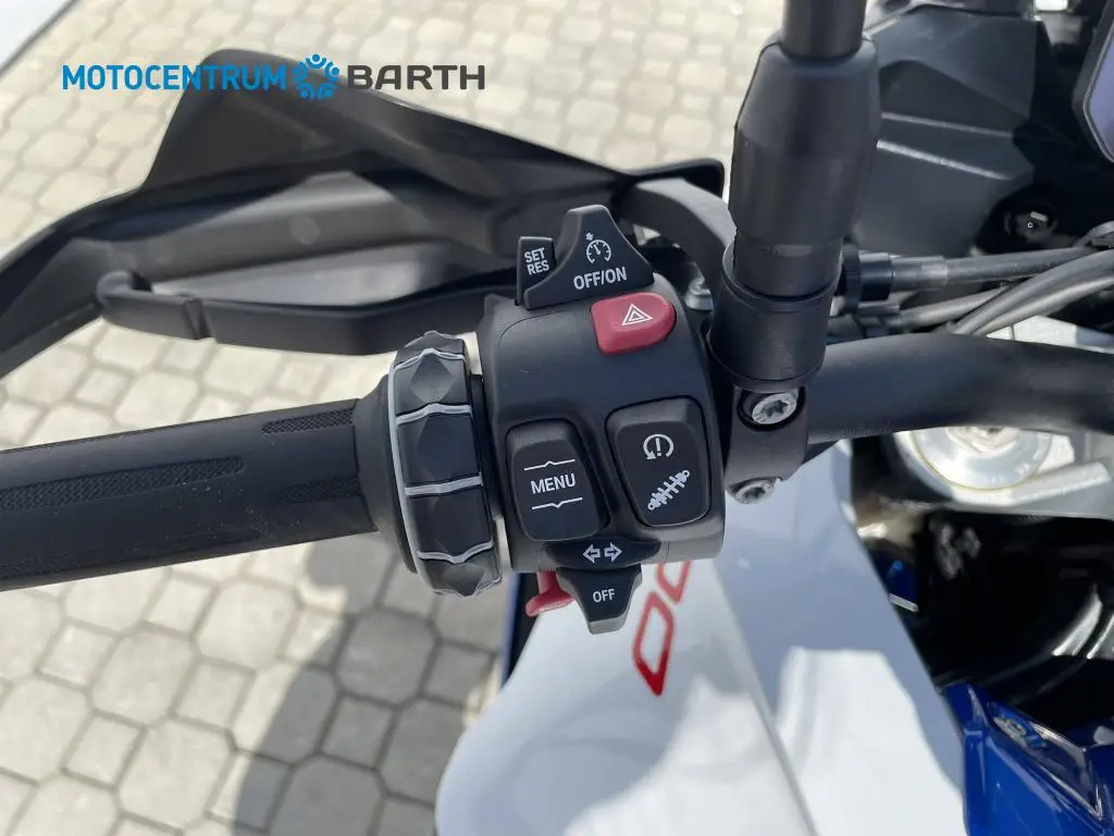 BMW Motorrad F 900 XR  / 77kW