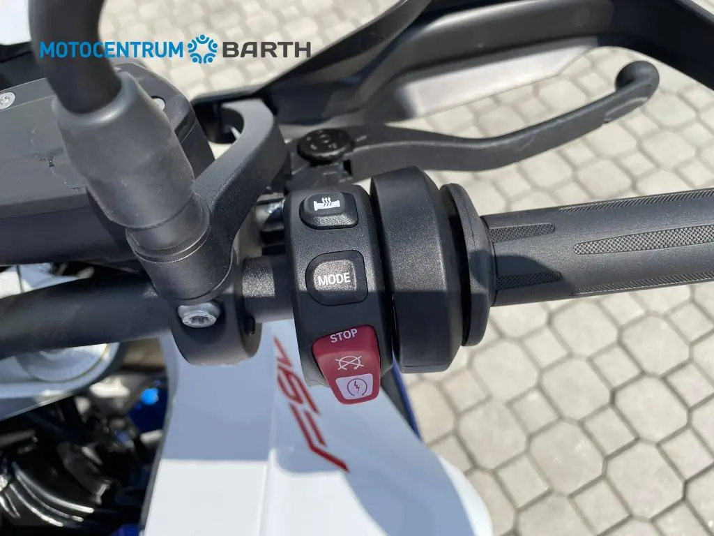 BMW Motorrad F 900 XR  / 77kW