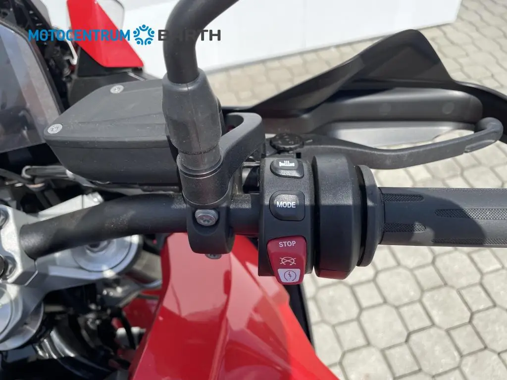 BMW Motorrad F 900 XR  / 77kW