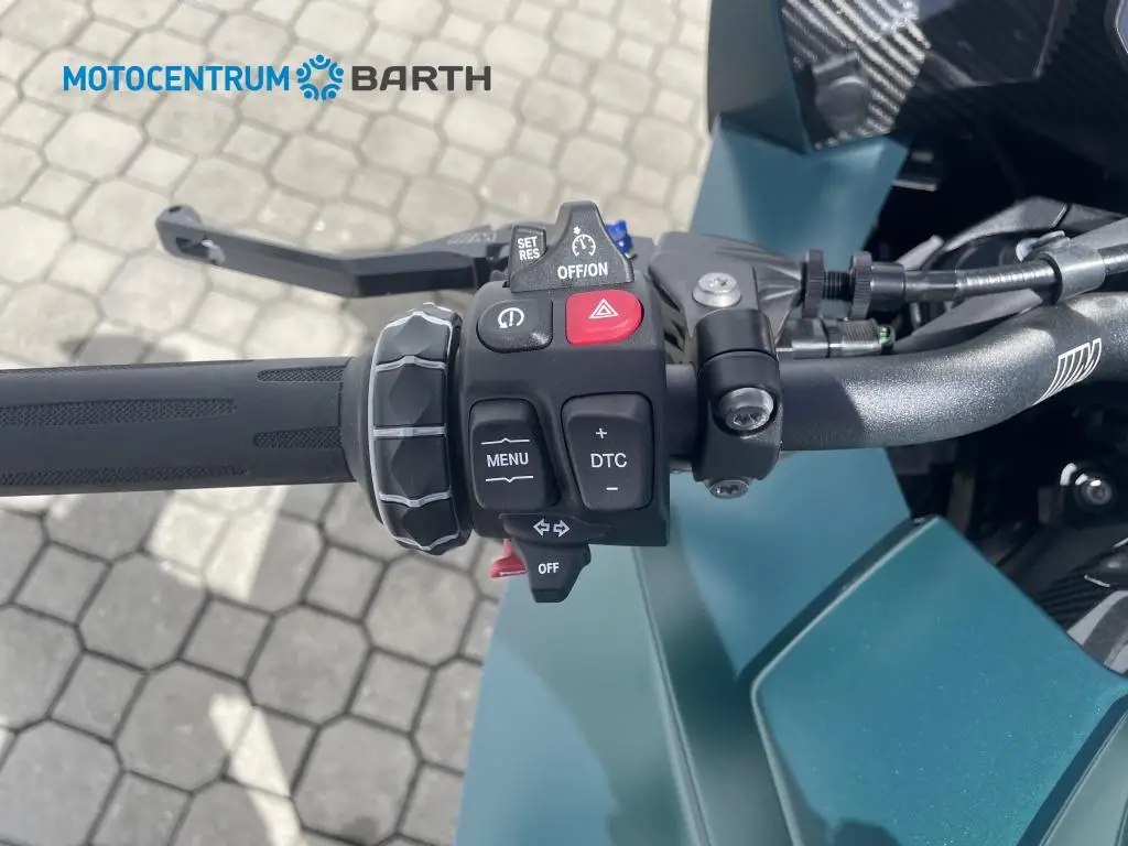 BMW Motorrad M 1000 XR  / 148kW
