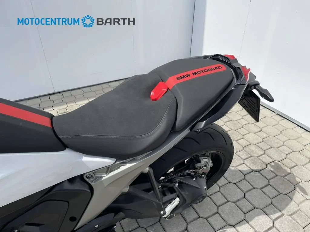 BMW Motorrad R 1300 R  / 107kW