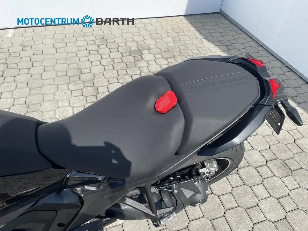 BMW Motorrad R 1300 R  / 107kW