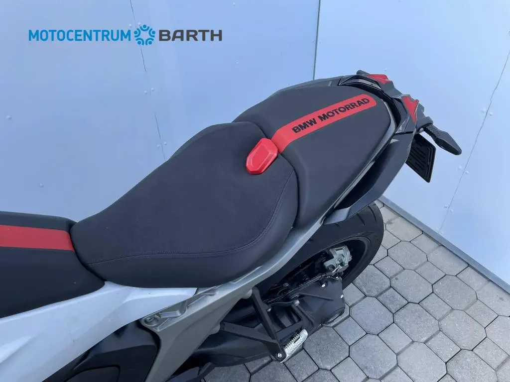 BMW Motorrad R 1300 R  / 107kW