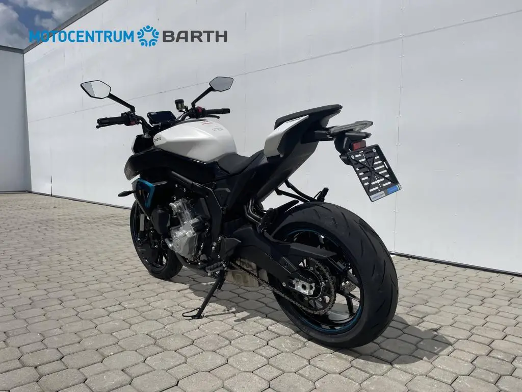 CFMOTO 675NK  / 66kW