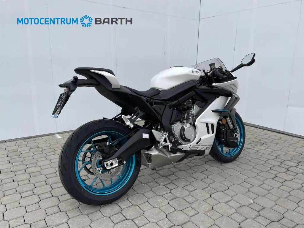 CFMOTO 675SR-R  / 66kW