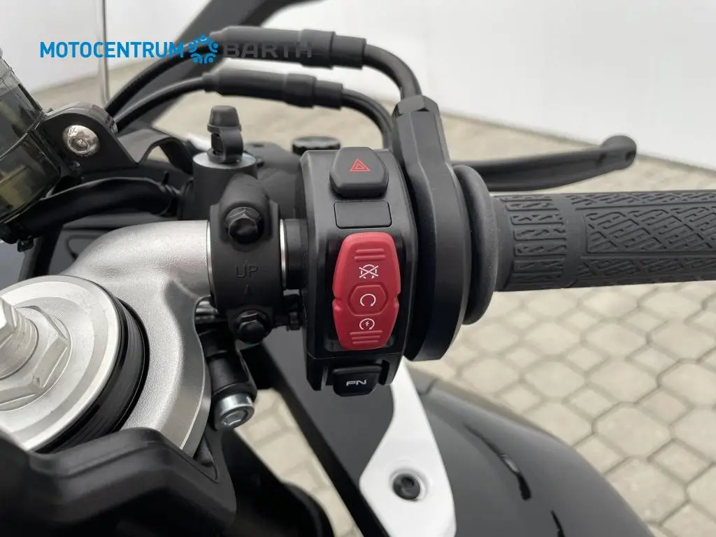 CFMOTO 675SR-R  / 66kW