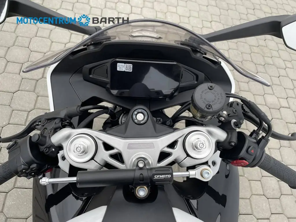 CFMOTO 675SR-R  / 66kW