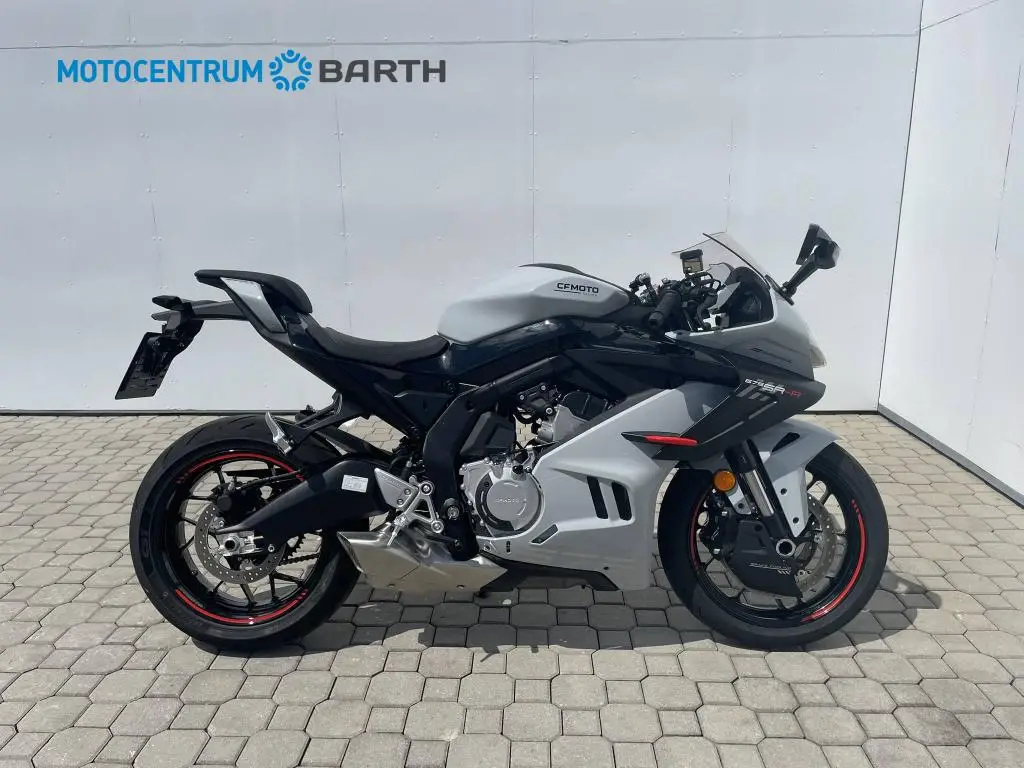 CFMOTO 675SR-R  / 66kW