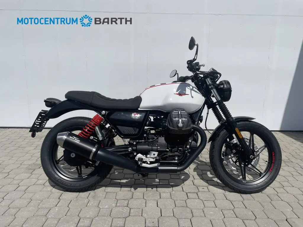 MOTO GUZZI V7 Stone TEN  / 49kW