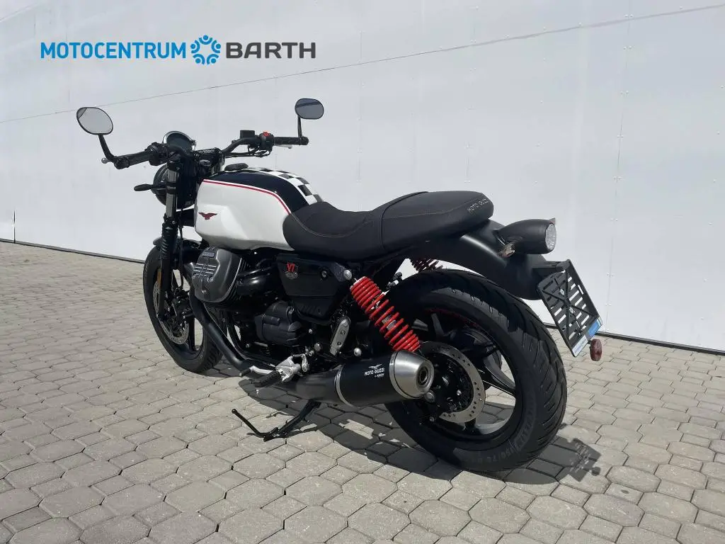 MOTO GUZZI V7 Stone TEN  / 49kW