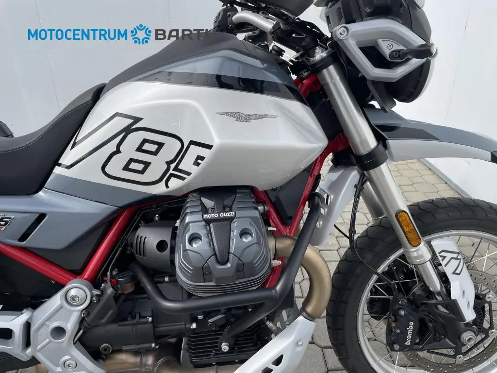 MOTO GUZZI V85 TT E5+  / 56kW