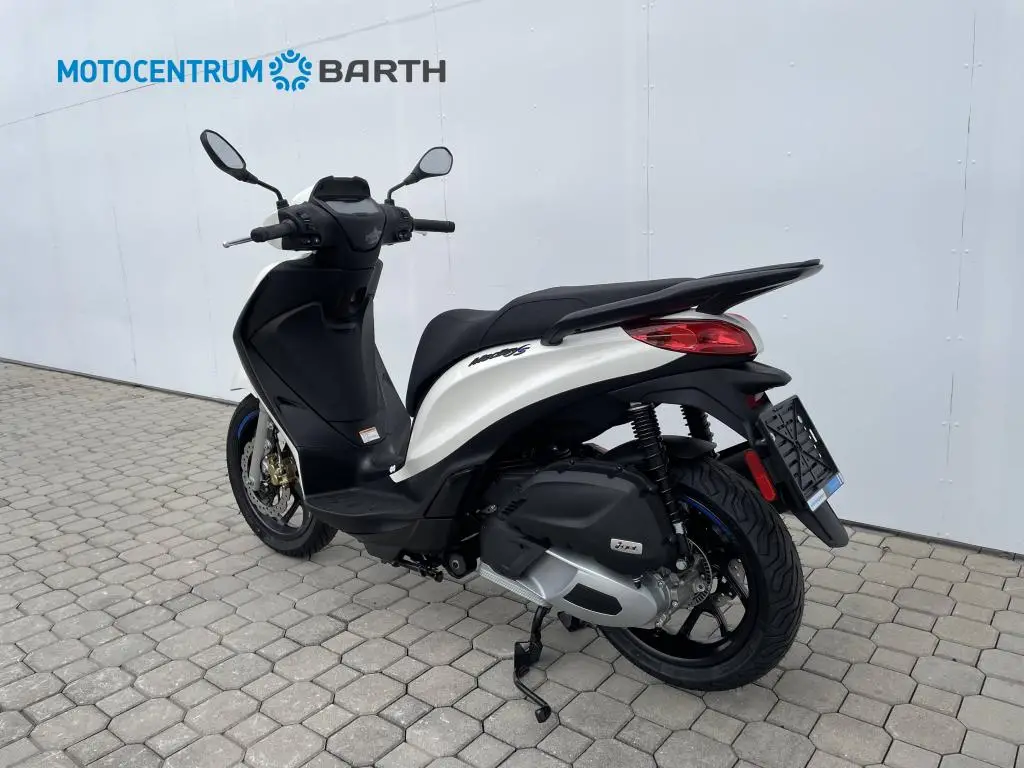 PIAGGIO Medley 125 S ABS EU5+  / 11kW