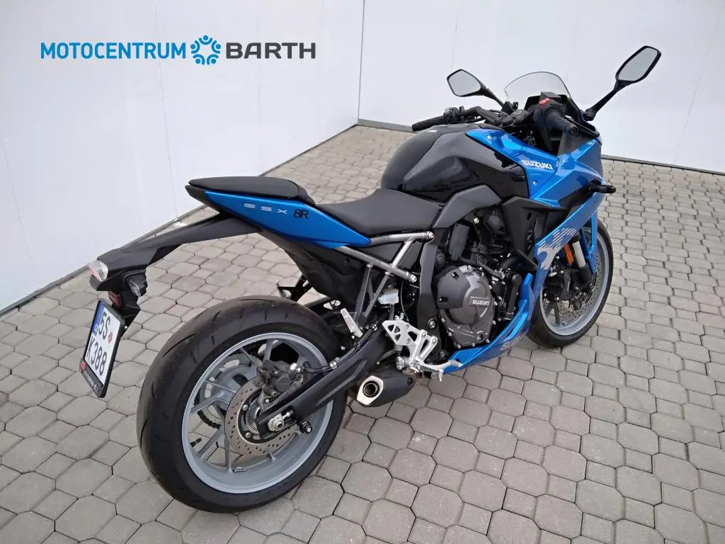 Suzuki GSX-8R  / 61kW