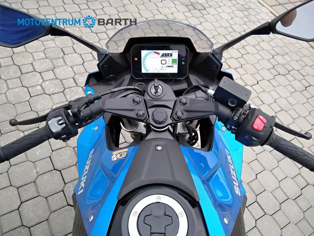 Suzuki GSX-8R  / 61kW