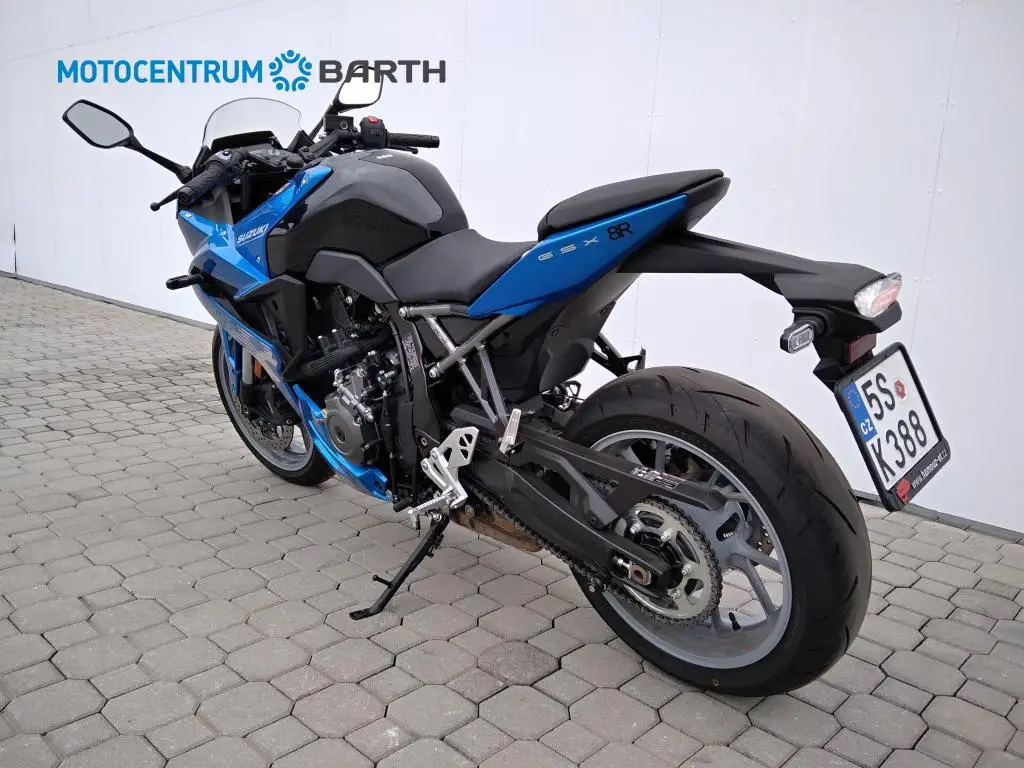 Suzuki GSX-8R  / 61kW