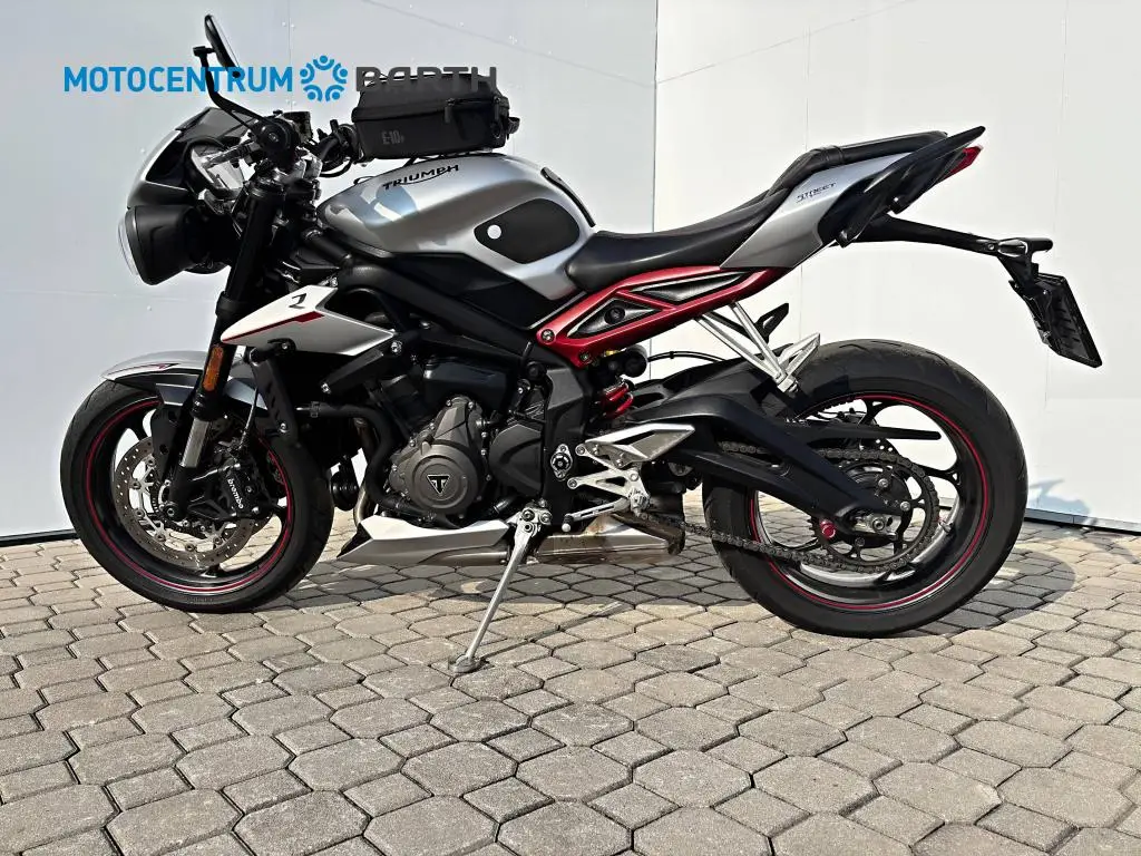 Triumph Street Triple R  / 87kW