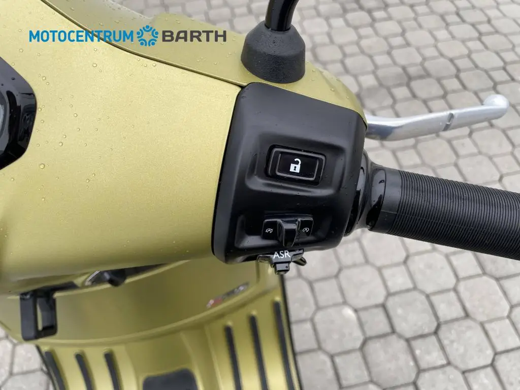 Vespa GTS 125 Super Sport EU5+  / 10kW