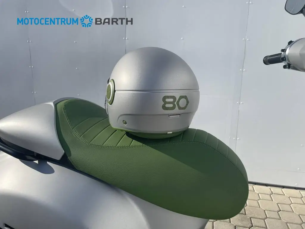 Vespa GTS 310 Edizione Ottantesimo  / 18kW