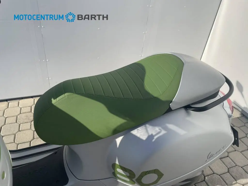 Vespa GTS 310 Edizione Ottantesimo  / 18kW